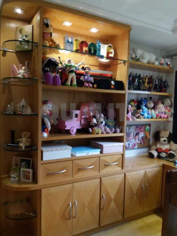 Apartamento à venda em Moema, 4 dormitórios, 3 suítes, 4 vagas demarcadas, depósito