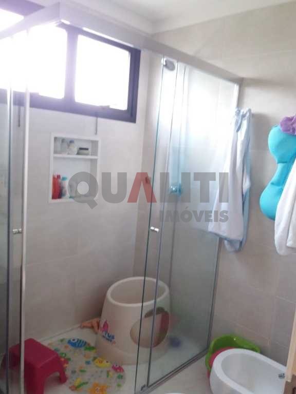Apartamento à venda em Moema, 4 dormitórios, 3 suítes, 4 vagas demarcadas, depósito