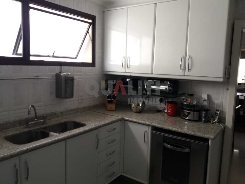 Apartamento à venda em Moema, 4 dormitórios, 3 suítes, 4 vagas demarcadas, depósito
