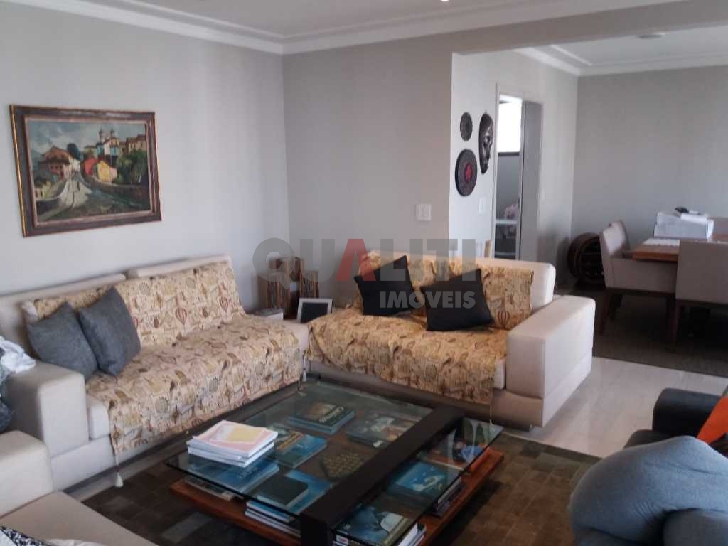 Apartamento à venda em Moema, 4 dormitórios, 3 suítes, 4 vagas demarcadas, depósito