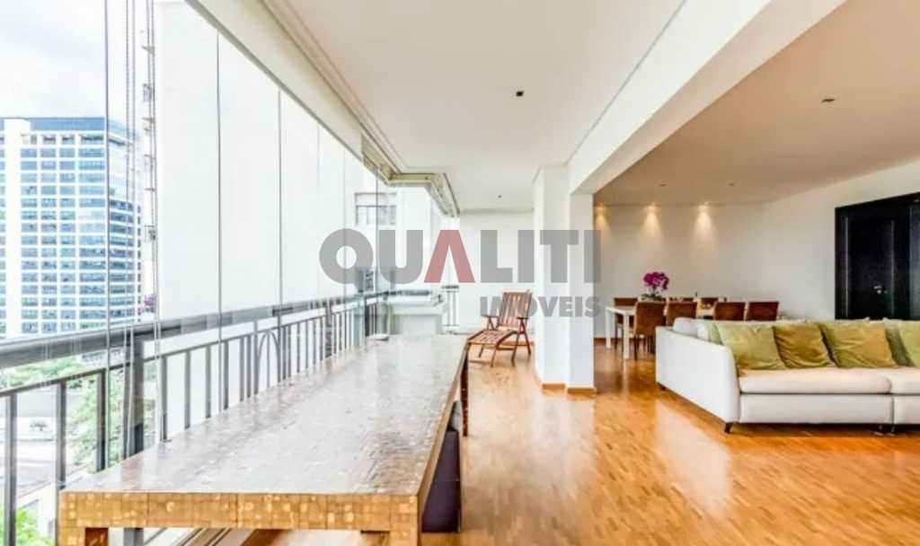 Apartamento à venda totalmente mobiliado em Moema Pássaros com 222m², 3 quartos, 4 vagas e 2 suítes