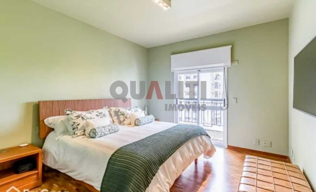 Apartamento à venda totalmente mobiliado em Moema Pássaros com 222m², 3 quartos, 4 vagas e 2 suítes