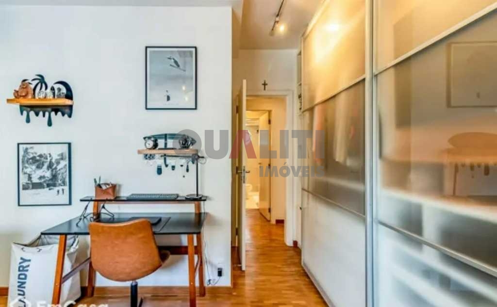Apartamento à venda totalmente mobiliado em Moema Pássaros com 222m², 3 quartos, 4 vagas e 2 suítes