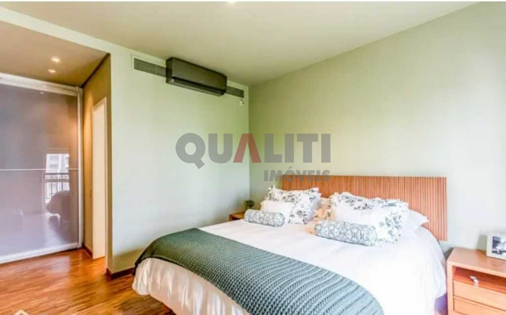 Apartamento à venda totalmente mobiliado em Moema Pássaros com 222m², 3 quartos, 4 vagas e 2 suítes