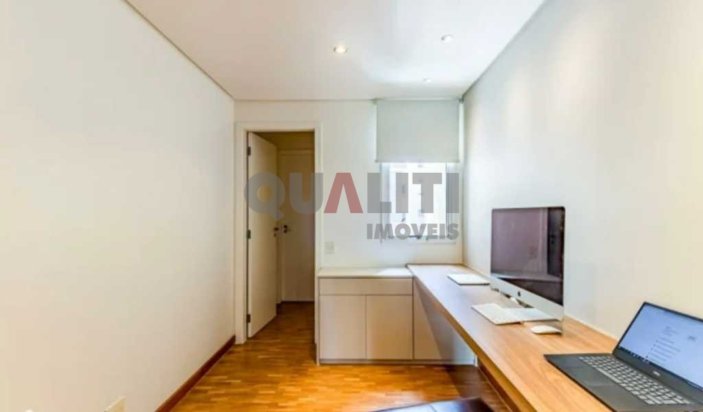 Apartamento à venda totalmente mobiliado em Moema Pássaros com 222m², 3 quartos, 4 vagas e 2 suítes
