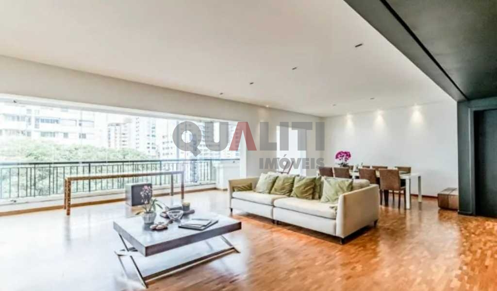 Apartamento à venda totalmente mobiliado em Moema Pássaros com 222m², 3 quartos, 4 vagas e 2 suítes