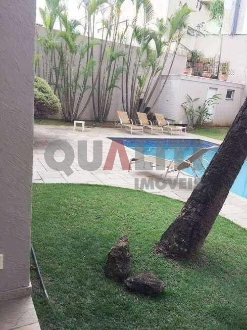Casa com 6 Quartos e 4 banheiros à Venda em Moema