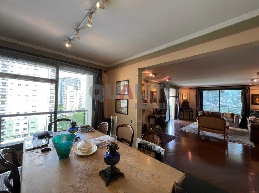 Apartamento com 3 suítes de Alto Padrão Lazer Completo a venda em Itaim Bibi