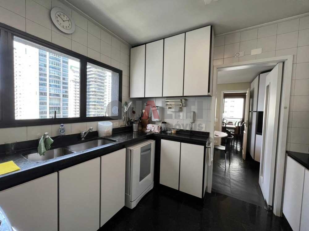 Apartamento com 3 suítes de Alto Padrão Lazer Completo a venda em Itaim Bibi