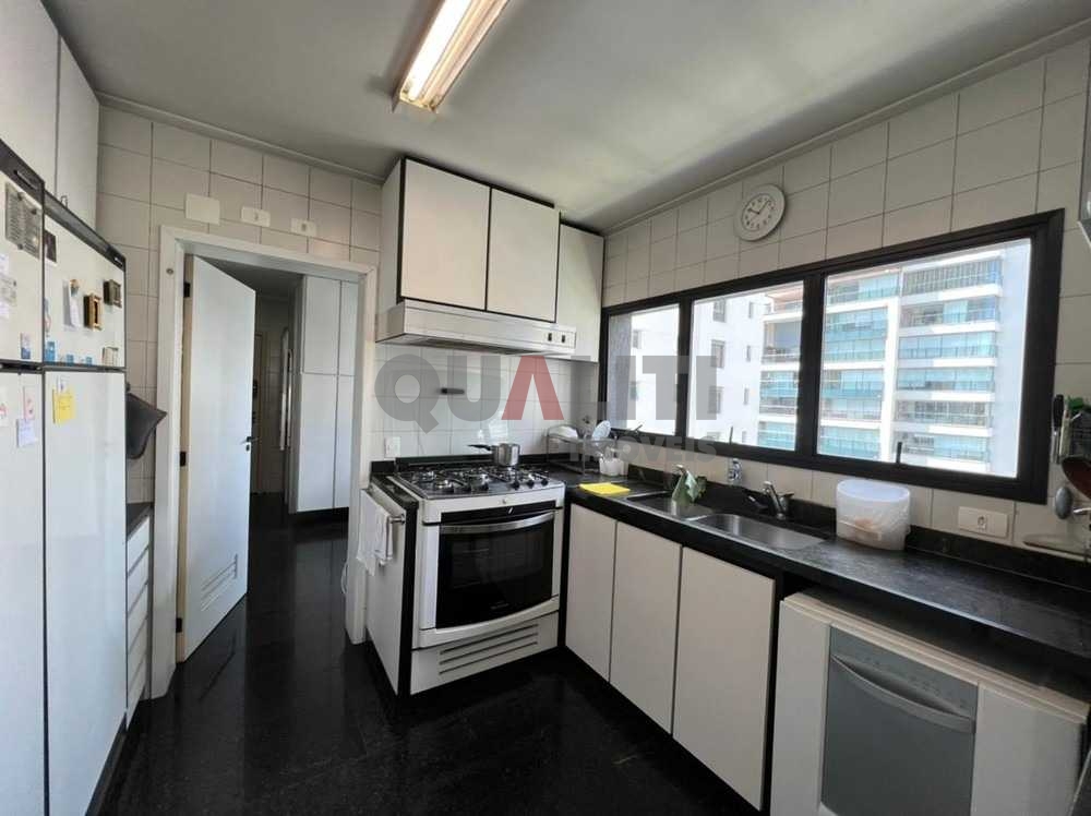 Apartamento com 3 suítes de Alto Padrão Lazer Completo a venda em Itaim Bibi