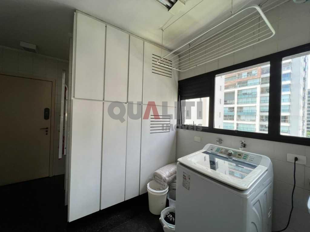 Apartamento com 3 suítes de Alto Padrão Lazer Completo a venda em Itaim Bibi