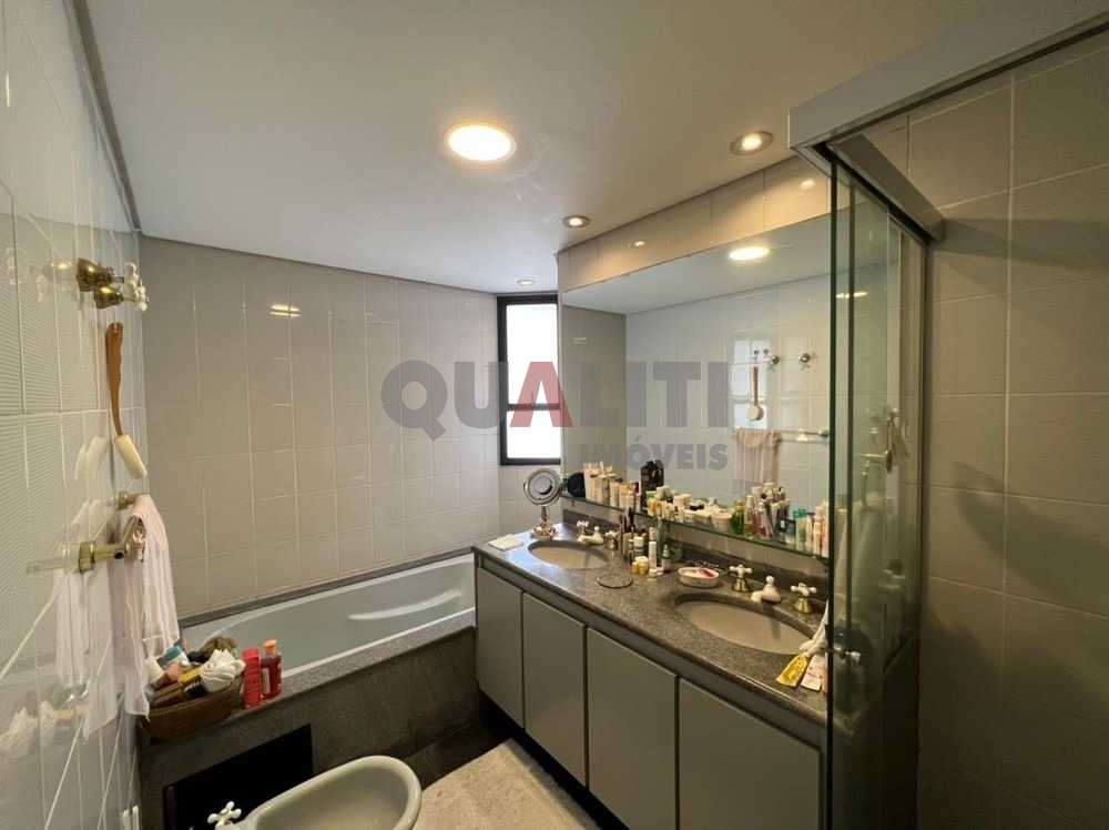 Apartamento com 3 suítes de Alto Padrão Lazer Completo a venda em Itaim Bibi