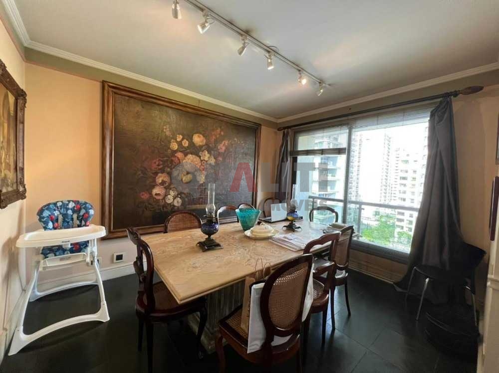 Apartamento com 3 suítes de Alto Padrão Lazer Completo a venda em Itaim Bibi