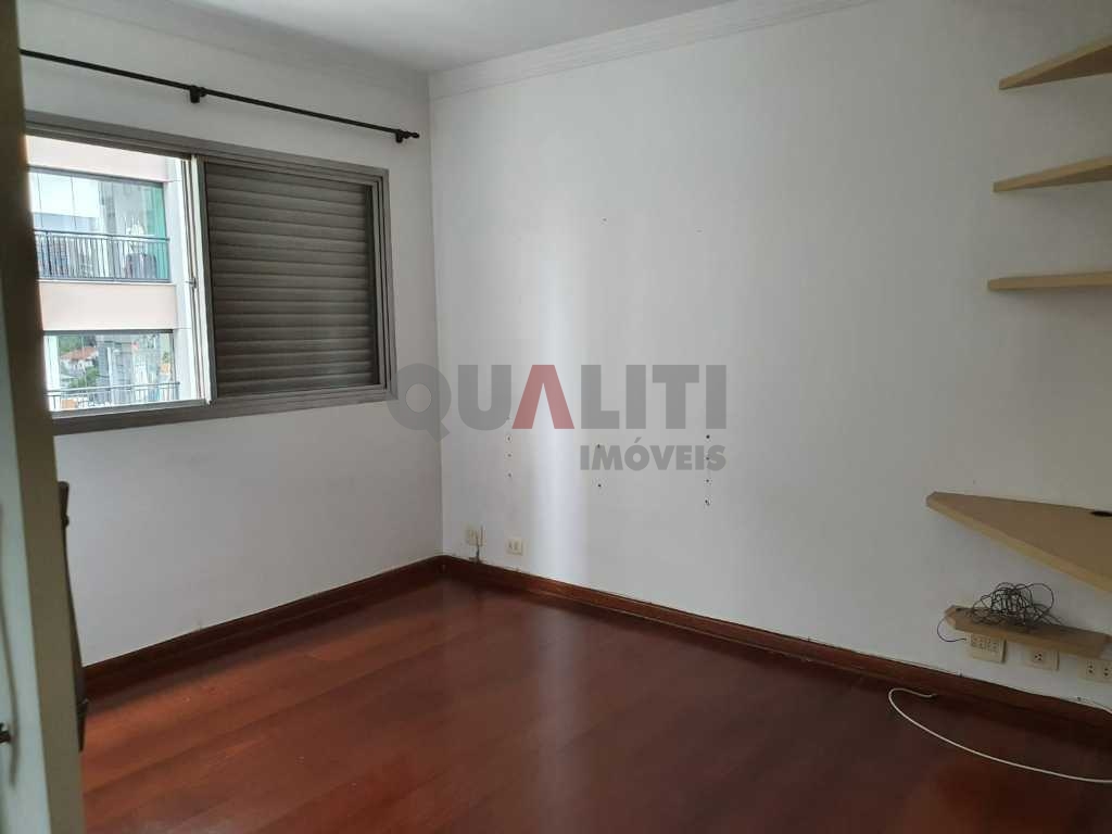 Apartamento à venda no Campo Belo com 3 dormitórios, 1 suíte e 2 vagas de garagem