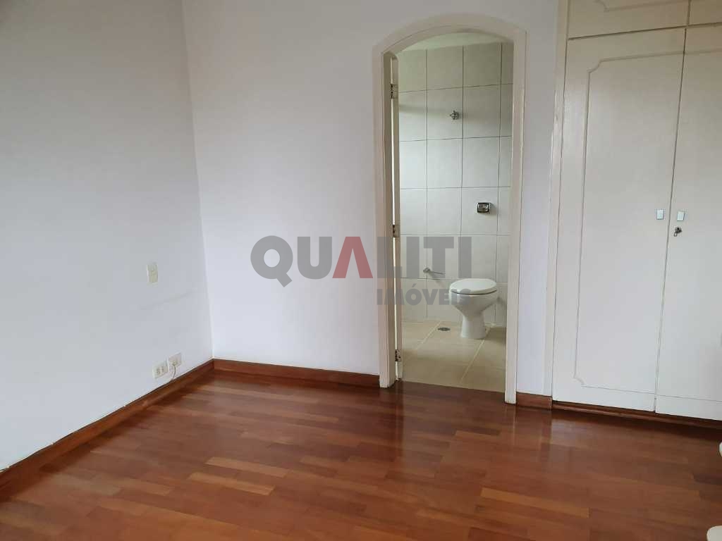 Apartamento à venda no Campo Belo com 3 dormitórios, 1 suíte e 2 vagas de garagem