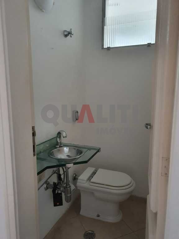 Apartamento à venda no Campo Belo com 3 dormitórios, 1 suíte e 2 vagas de garagem