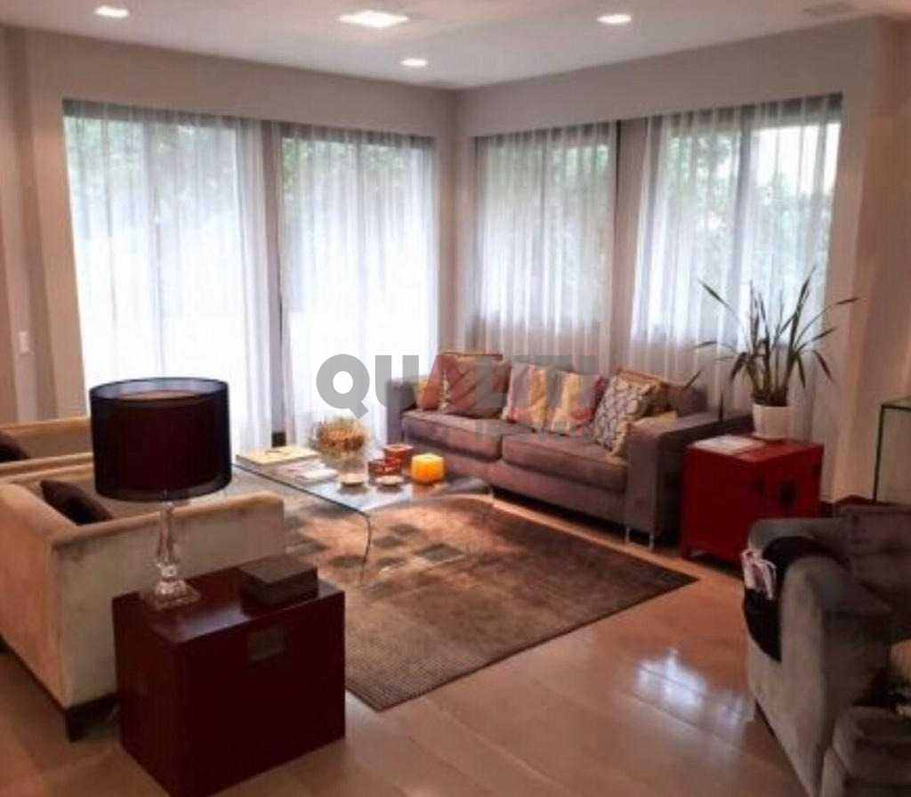 Apartamento à venda com 220m² mobiliado com 4 dormitórios, 3 suítes sendo 1 por andar, no Campo Belo.