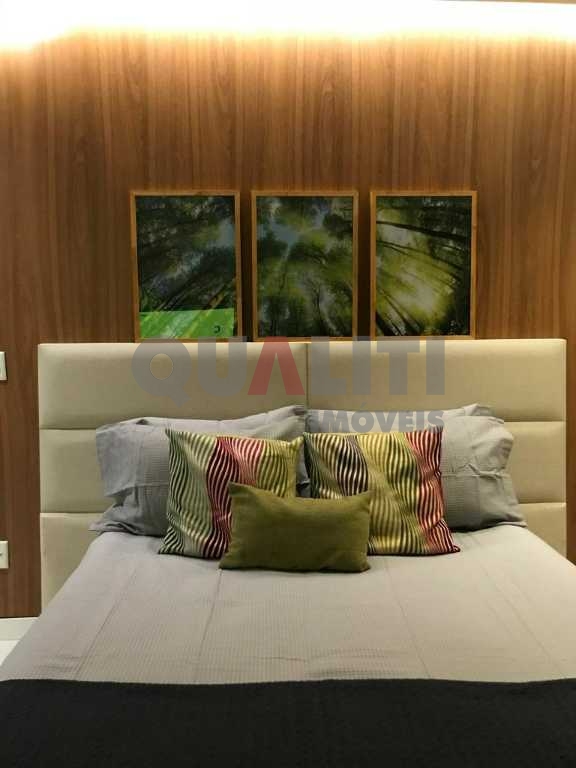 Apartamento à venda com 220m² mobiliado com 4 dormitórios, 3 suítes sendo 1 por andar, no Campo Belo.