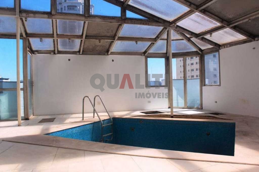Tríplex em Cobertura de Alto Padrão com 3 suítes a venda em Higienópolis