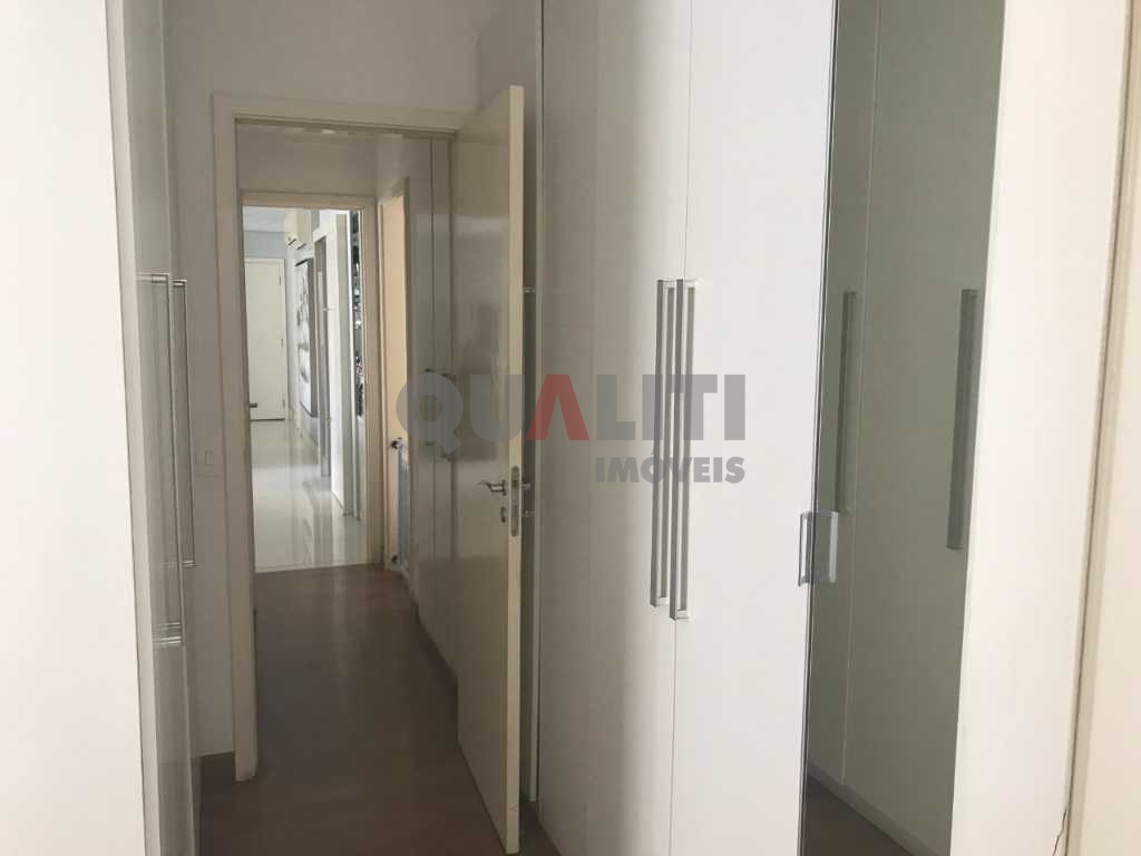Apartamento para venda no Campo Belo em edifício moderno com 136 m²priv, 3 suítes, terraço gourmet, lazer completo e baixa taxa de condomínio, oportunidade!!
