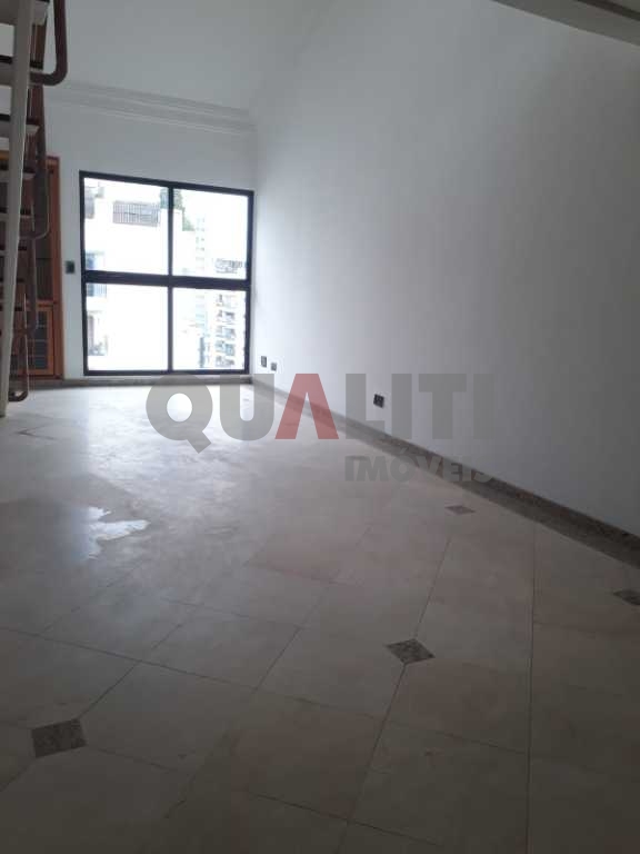 Cobertura duplex para venda em Moema, fora da rota, com 240 m², 3 dormitórios, 3 vagas de garagem, terraço com piscina, sauna e churrasqueira, lazer completo.
