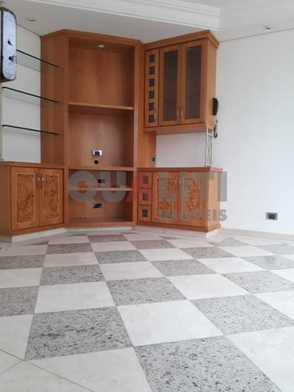 Cobertura duplex para venda em Moema, fora da rota, com 240 m², 3 dormitórios, 3 vagas de garagem, terraço com piscina, sauna e churrasqueira, lazer completo.