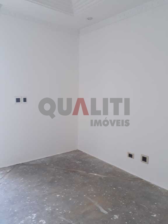 Cobertura duplex para venda em Moema, fora da rota, com 240 m², 3 dormitórios, 3 vagas de garagem, terraço com piscina, sauna e churrasqueira, lazer completo.