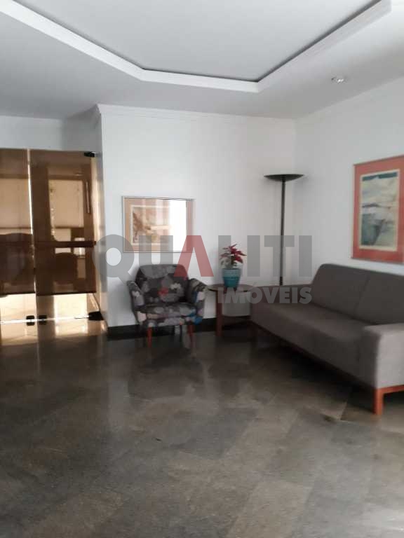 Cobertura duplex para venda em Moema, fora da rota, com 240 m², 3 dormitórios, 3 vagas de garagem, terraço com piscina, sauna e churrasqueira, lazer completo.