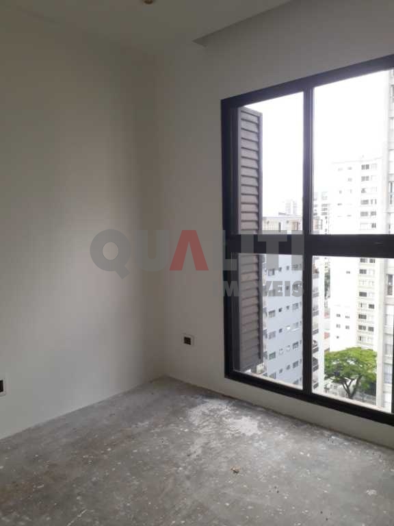 Cobertura duplex para venda em Moema, fora da rota, com 240 m², 3 dormitórios, 3 vagas de garagem, terraço com piscina, sauna e churrasqueira, lazer completo.