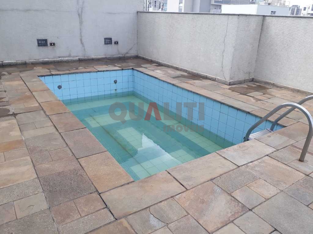 Cobertura duplex para venda em Moema, fora da rota, com 240 m², 3 dormitórios, 3 vagas de garagem, terraço com piscina, sauna e churrasqueira, lazer completo.