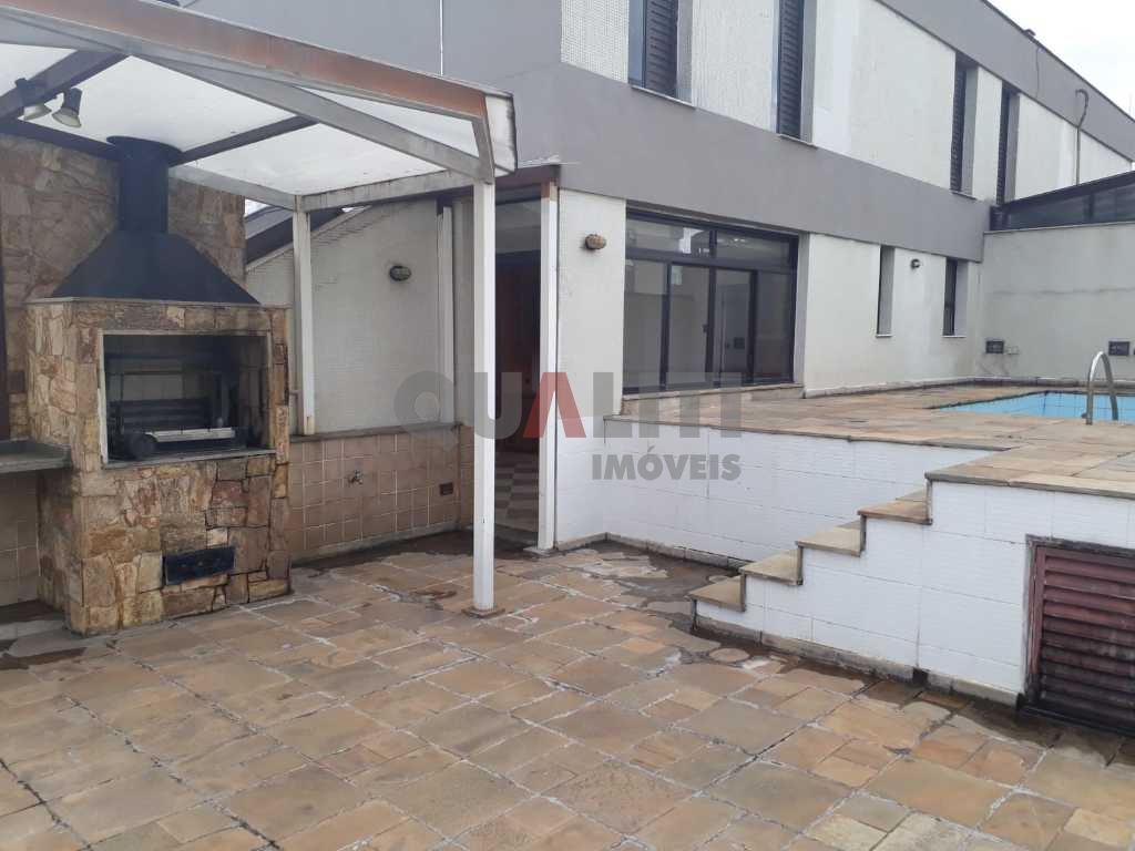 Cobertura duplex para venda em Moema, fora da rota, com 240 m², 3 dormitórios, 3 vagas de garagem, terraço com piscina, sauna e churrasqueira, lazer completo.