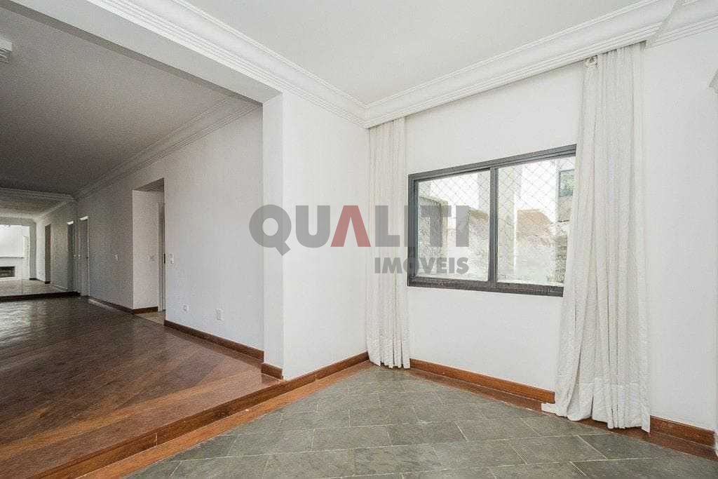 Apartamento à venda em Moema com 4 dormitórios sendo 2 suítes