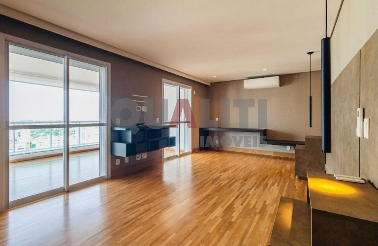 Cobertura para venda com 280 m², 3 suítes, 1 master, closet, piscina, varanda gourmet, 4 vagas no Campo Belo com área de lazer incrível!