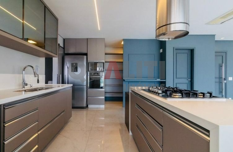 Cobertura para venda com 280 m², 3 suítes, 1 master, closet, piscina, varanda gourmet, 4 vagas no Campo Belo com área de lazer incrível!