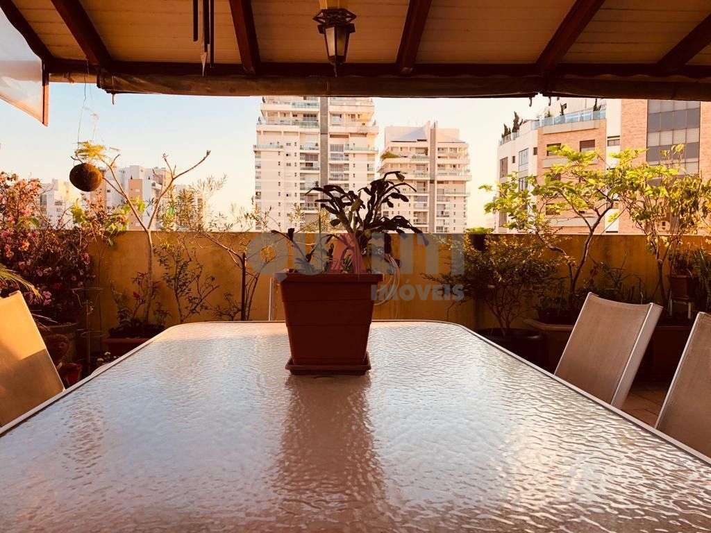 Apartamento Amplo com 4 suítes à venda no Campo Belo
