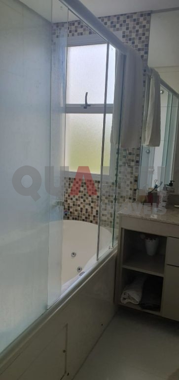 Apartamento à venda no Condomínio IEPE com 3 suítes, lazer completo, vista eterna para o São Paulo Golf clube