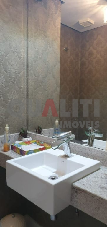 Apartamento à venda no Condomínio IEPE com 3 suítes, lazer completo, vista eterna para o São Paulo Golf clube