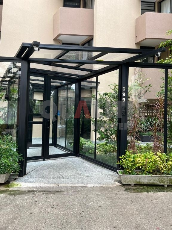 Apartamento mobiliado para Venda em Moema próximo do Metrô, 1 quarto, cozinha americana, terraço, 1 vaga, lazer e baixa taxa de condomínio, oportunidade!!