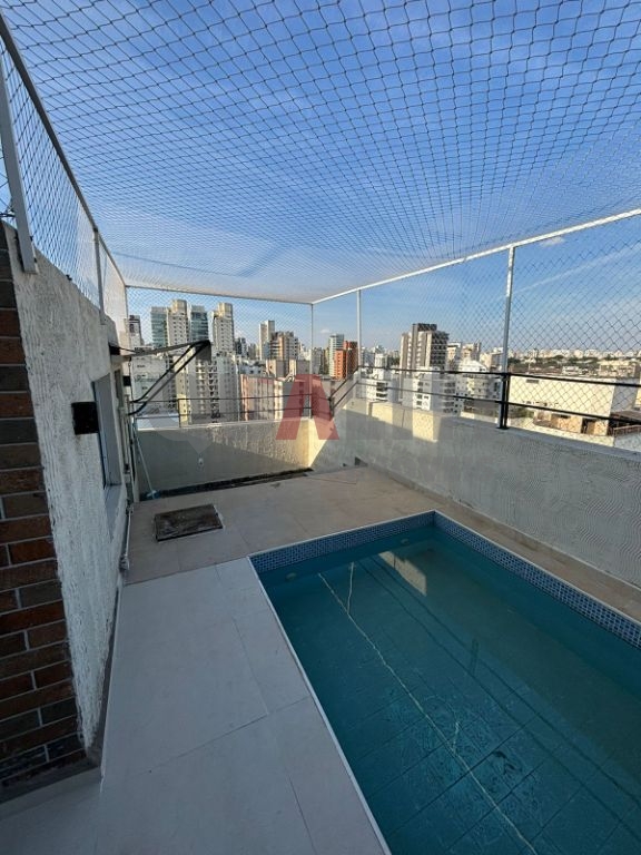 Cobertura triplex com um dormitório para locação em Moema São Paulo.