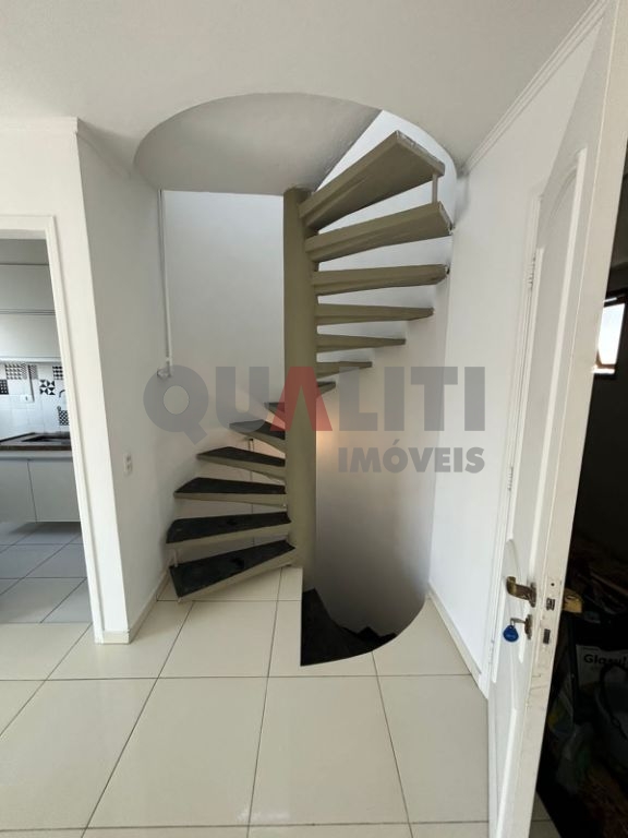 Cobertura triplex com um dormitório para locação em Moema São Paulo.