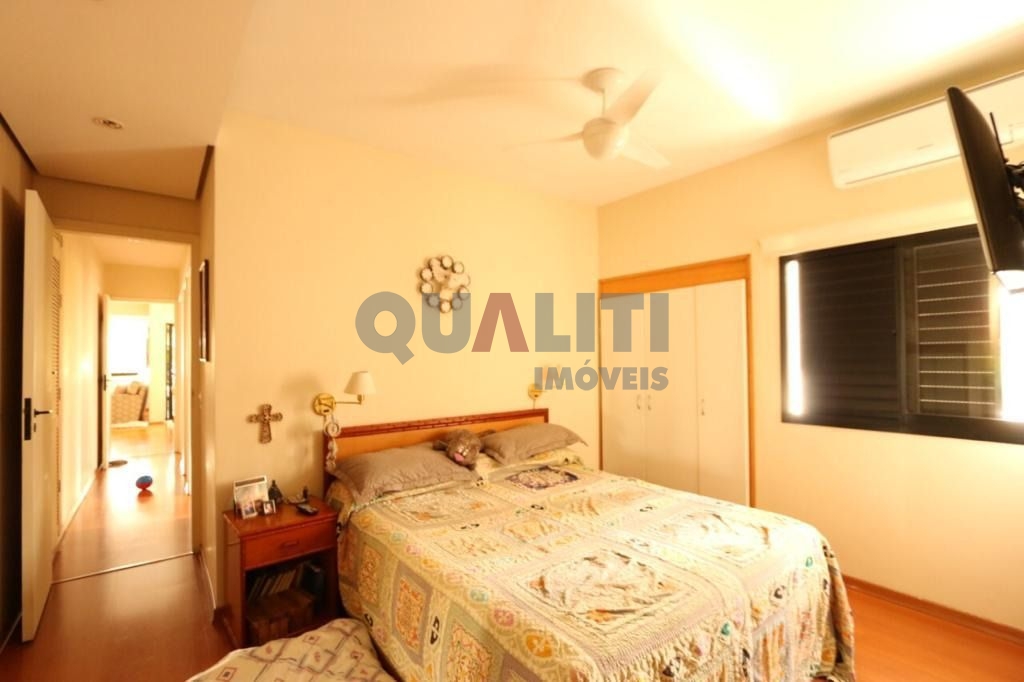 Apartamento com 3 dormitórios e 1 suíte para venda e locação no Campo Belo.