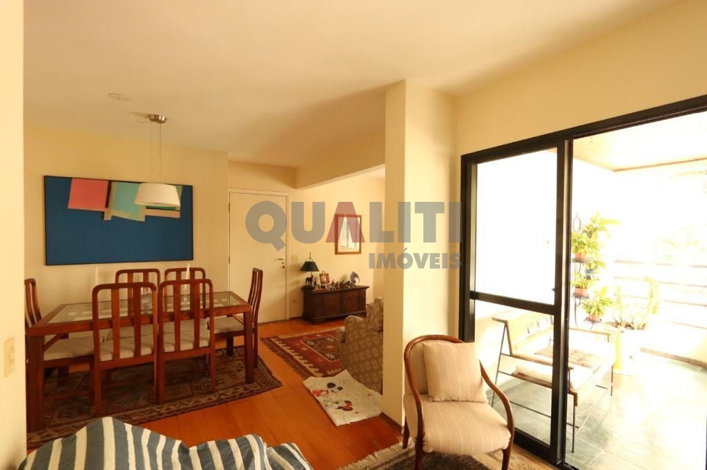 Apartamento com 3 dormitórios e 1 suíte para venda e locação no Campo Belo.