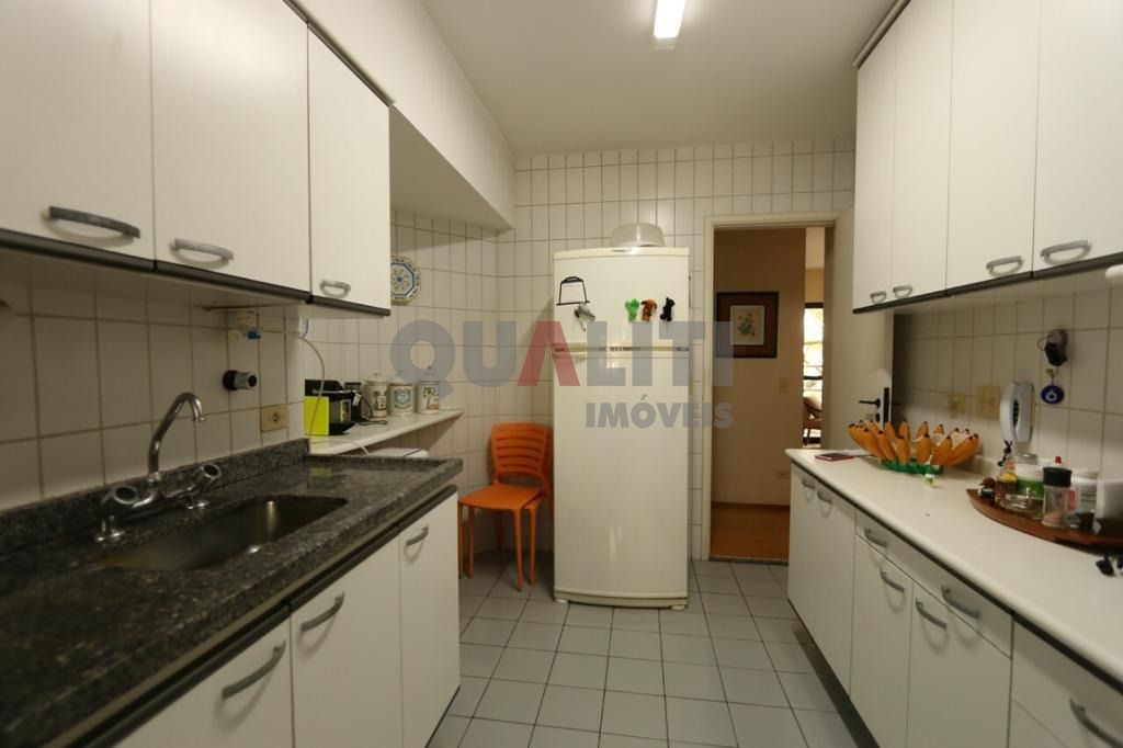 Apartamento com 3 dormitórios e 1 suíte para venda e locação no Campo Belo.