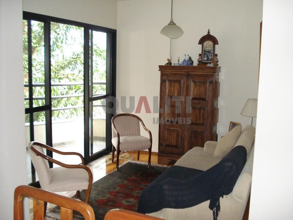 Apartamento com 3 dormitórios e 1 suíte para venda e locação no Campo Belo.
