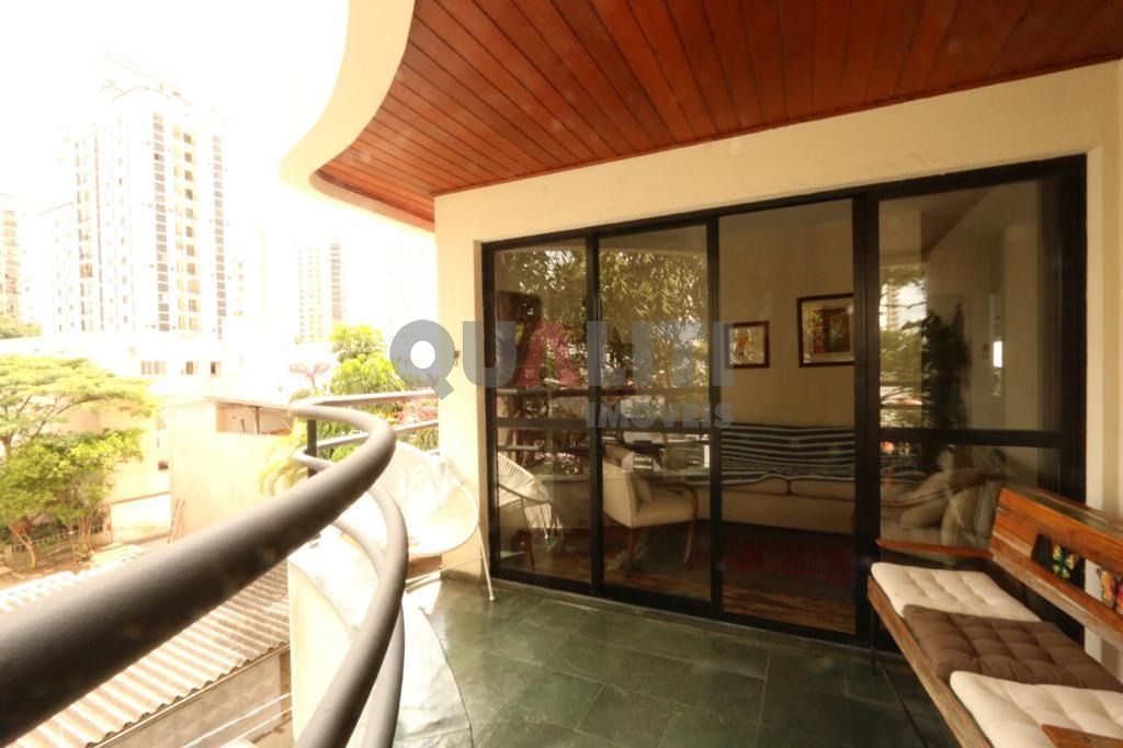 Apartamento com 3 dormitórios e 1 suíte para venda e locação no Campo Belo.