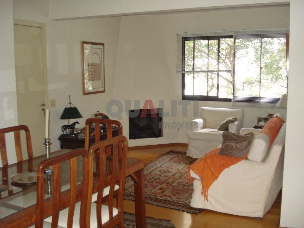 Apartamento com 3 dormitórios e 1 suíte para venda e locação no Campo Belo.