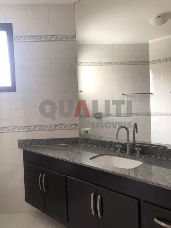 Apartamento 1 por andar, com 3 suítes para venda no Campo Belo São Paulo.