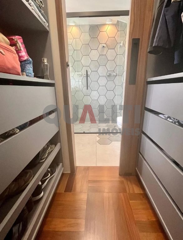 Apartamento com 74 m², 2 dormitórios, 1 suíte, totalmente reformado para venda em Moema Pássaros.