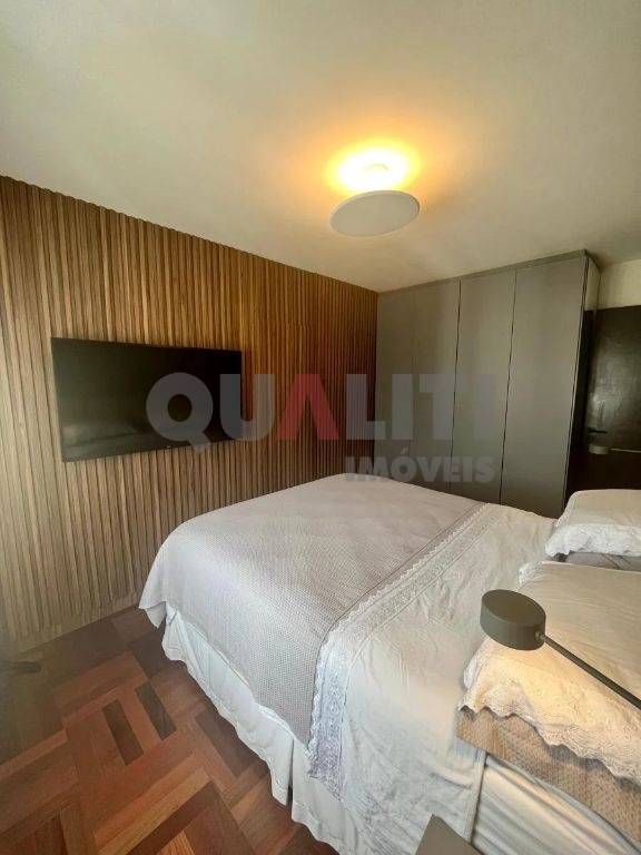 Apartamento com 74 m², 2 dormitórios, 1 suíte, totalmente reformado para venda em Moema Pássaros.