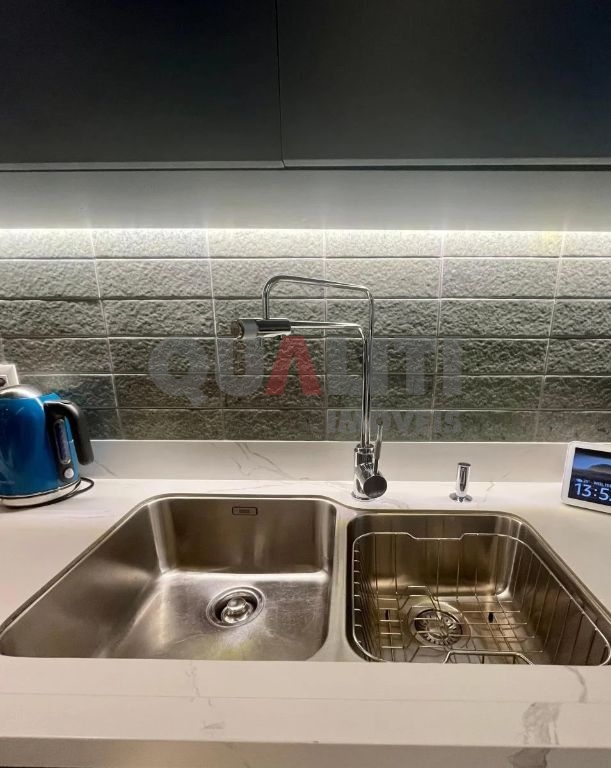 Apartamento com 74 m², 2 dormitórios, 1 suíte, totalmente reformado para venda em Moema Pássaros.